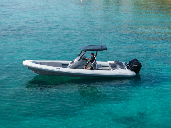 RIBCO Blade 30 anchored in crystal-clear turquoise water